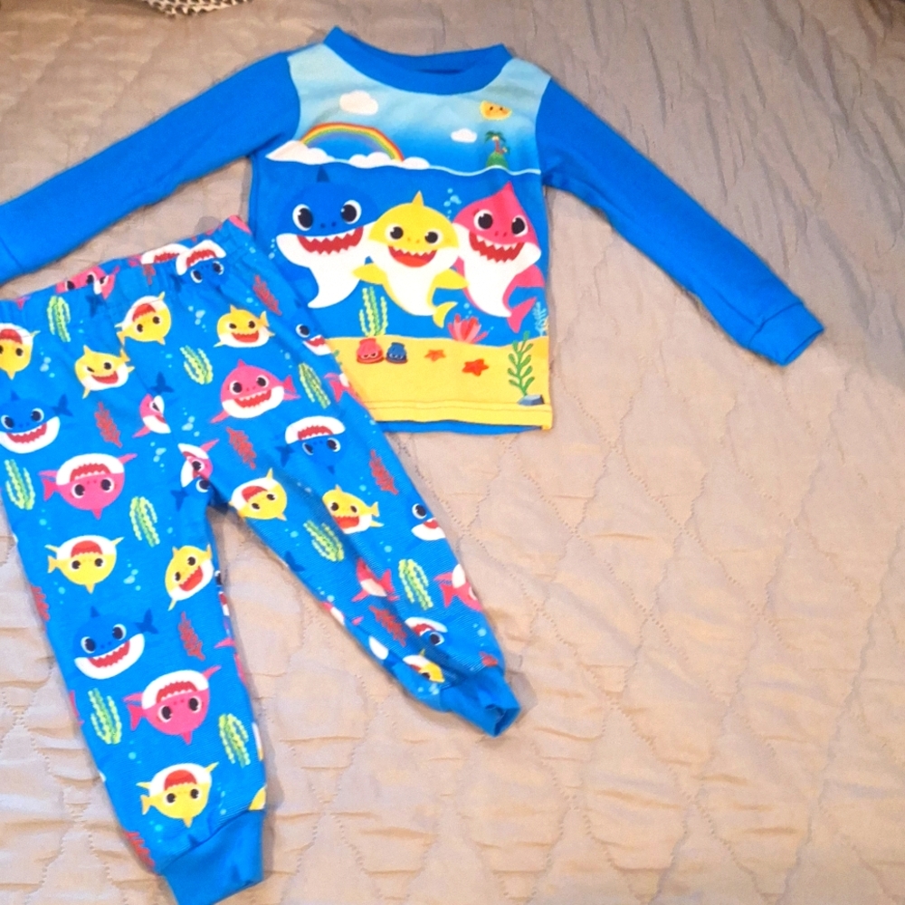 Colorful Shark Print Kids Pajama Set, Size  2t